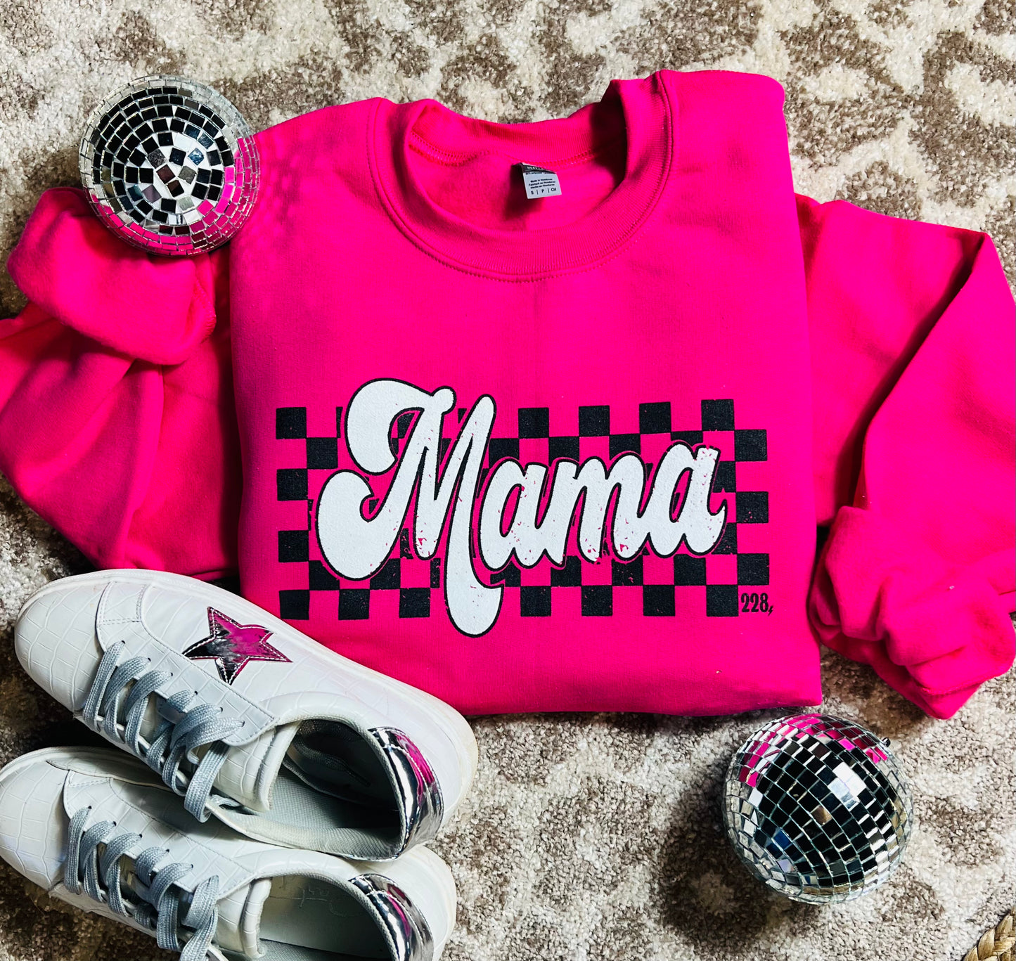 Retro Checkered Mama Sweatshirt