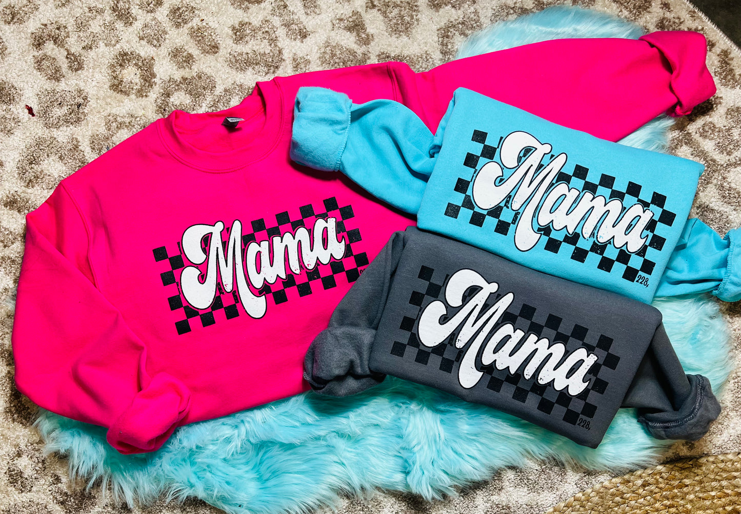 Retro Checkered Mama Sweatshirt