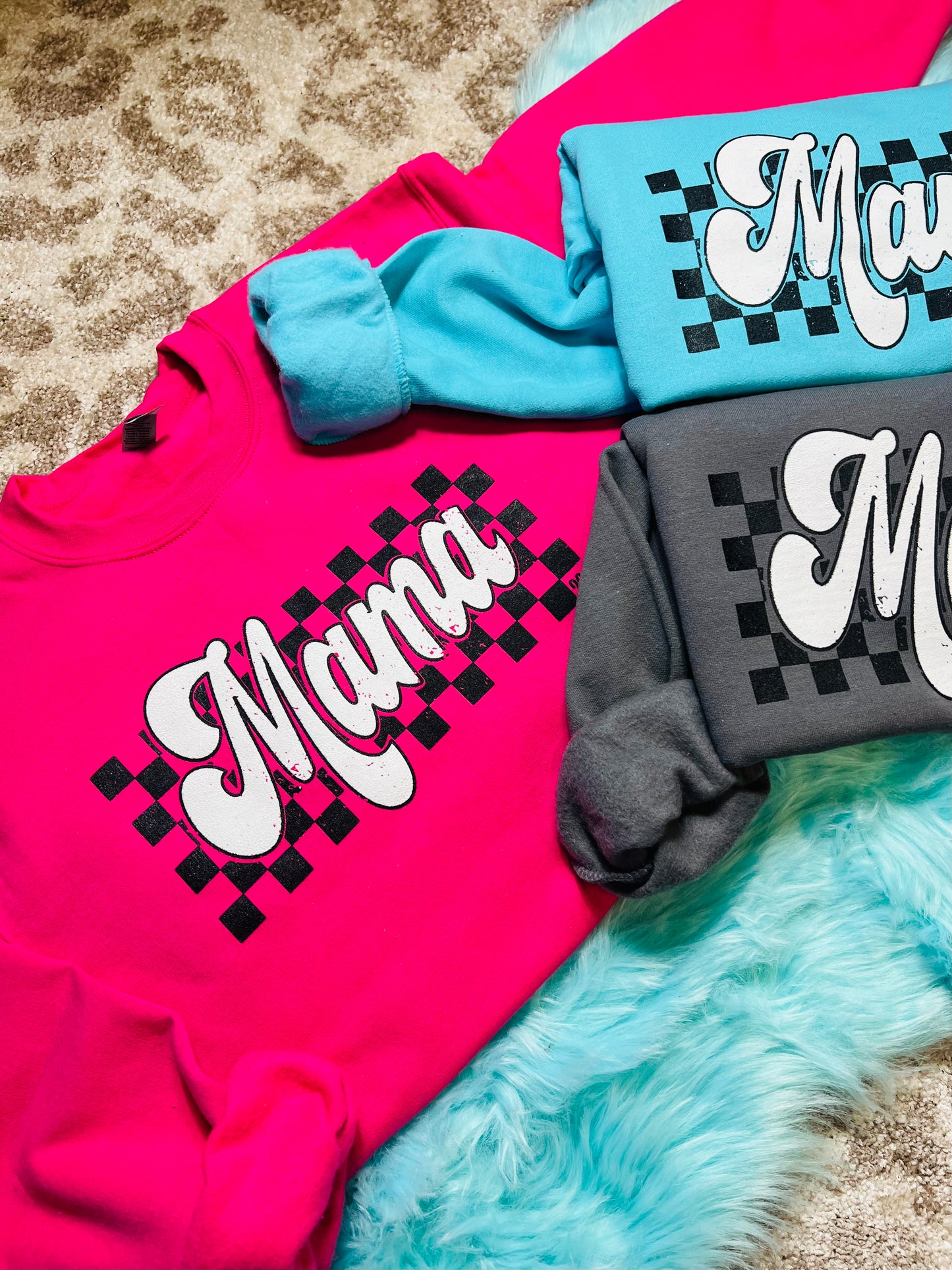 Retro Checkered Mama Sweatshirt